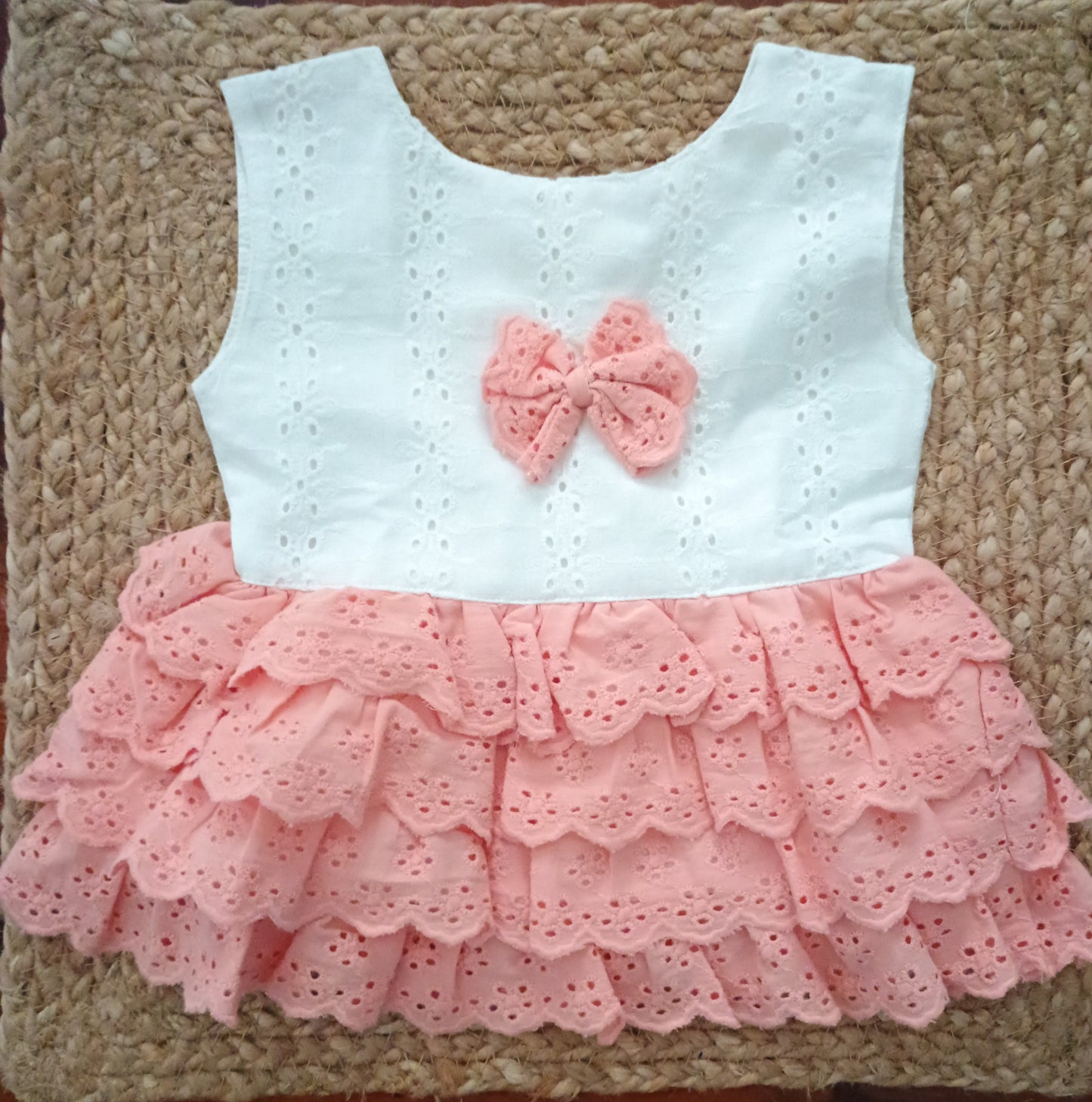 Sleeveless white peach hakoba layered dress