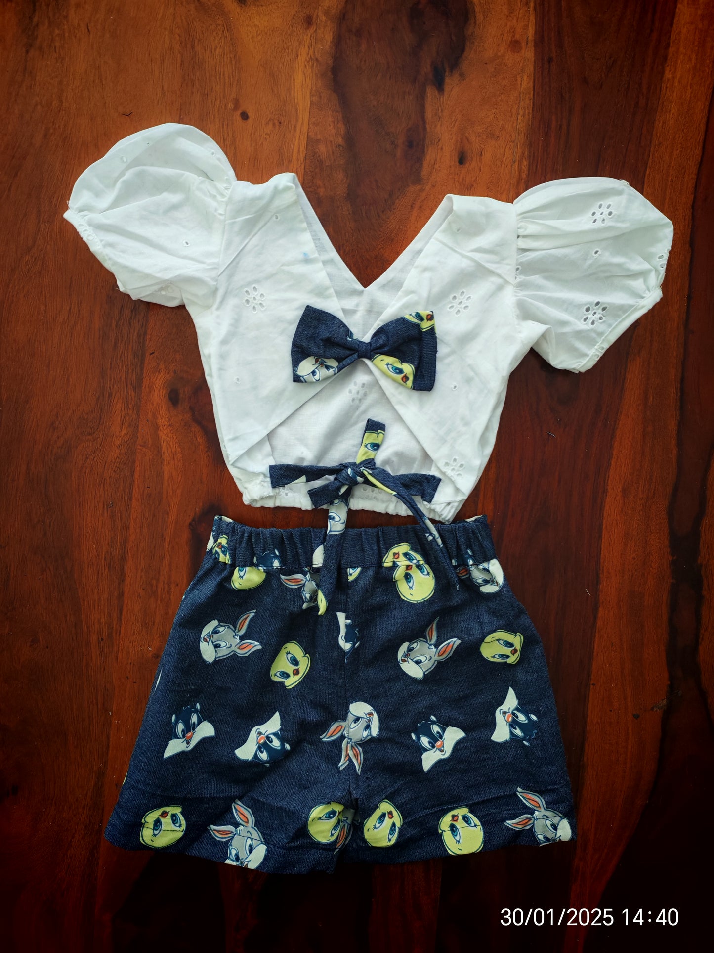 Short puff sleeve crop top with cartoon printed shorts